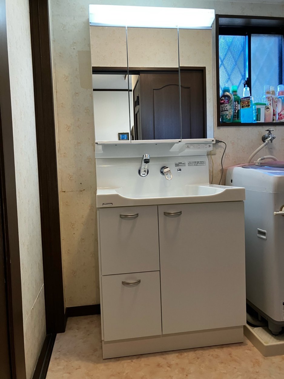 ご希望であった左側に収納スペースができました。