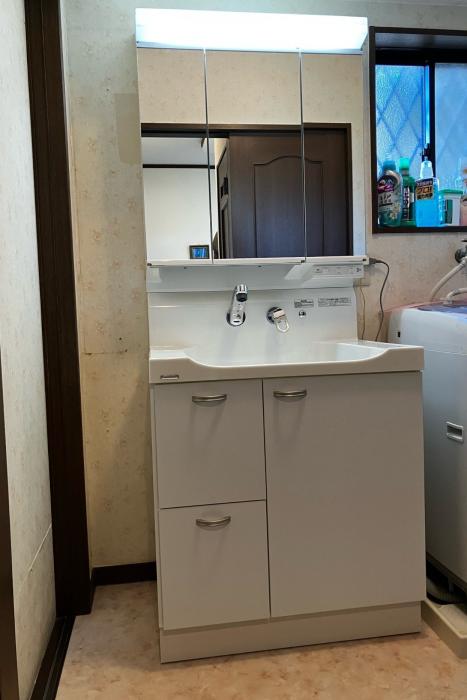 水漏れしている洗面台取替！