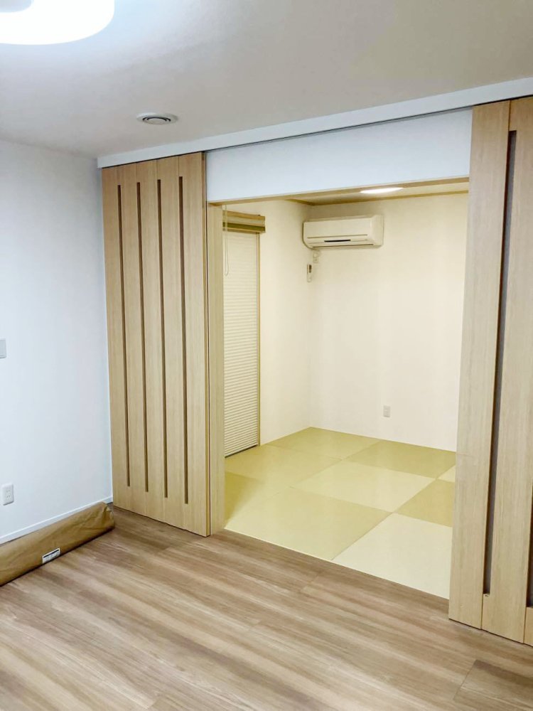 ワントーン明るい色に表替えをしました