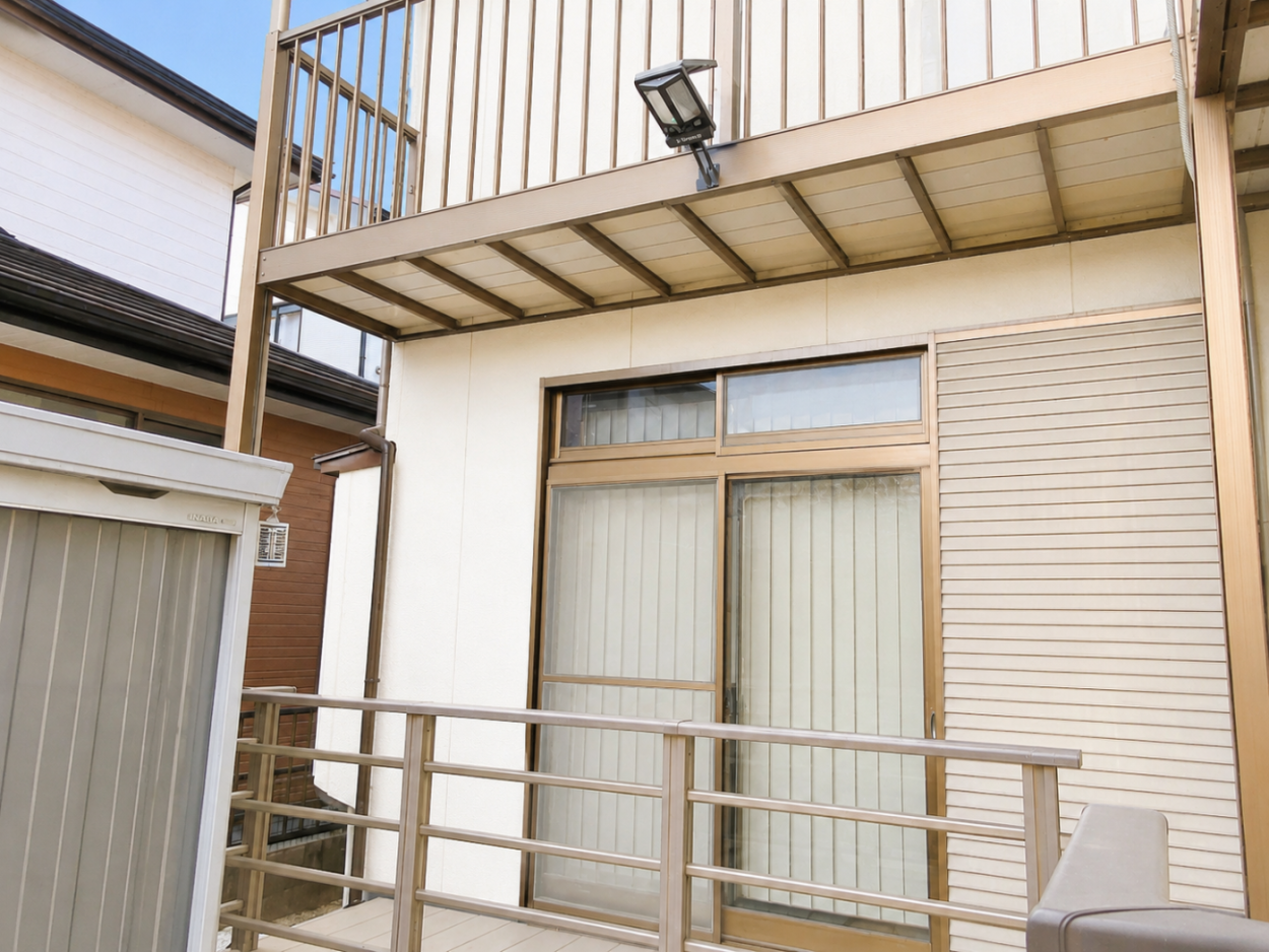 物干しスペースに屋根がないので急な雨の時が困る・・・
