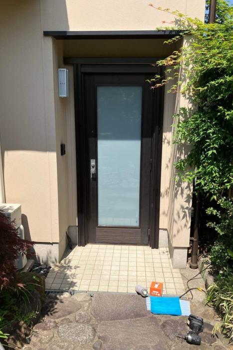玄関サッシガラス取替