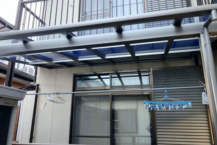 テラス屋根を後付け！快適な物干しスペースができました。