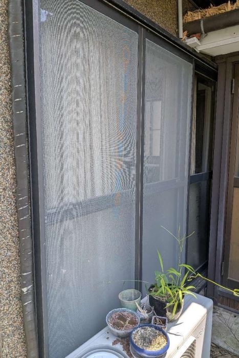 網戸の貼り換え