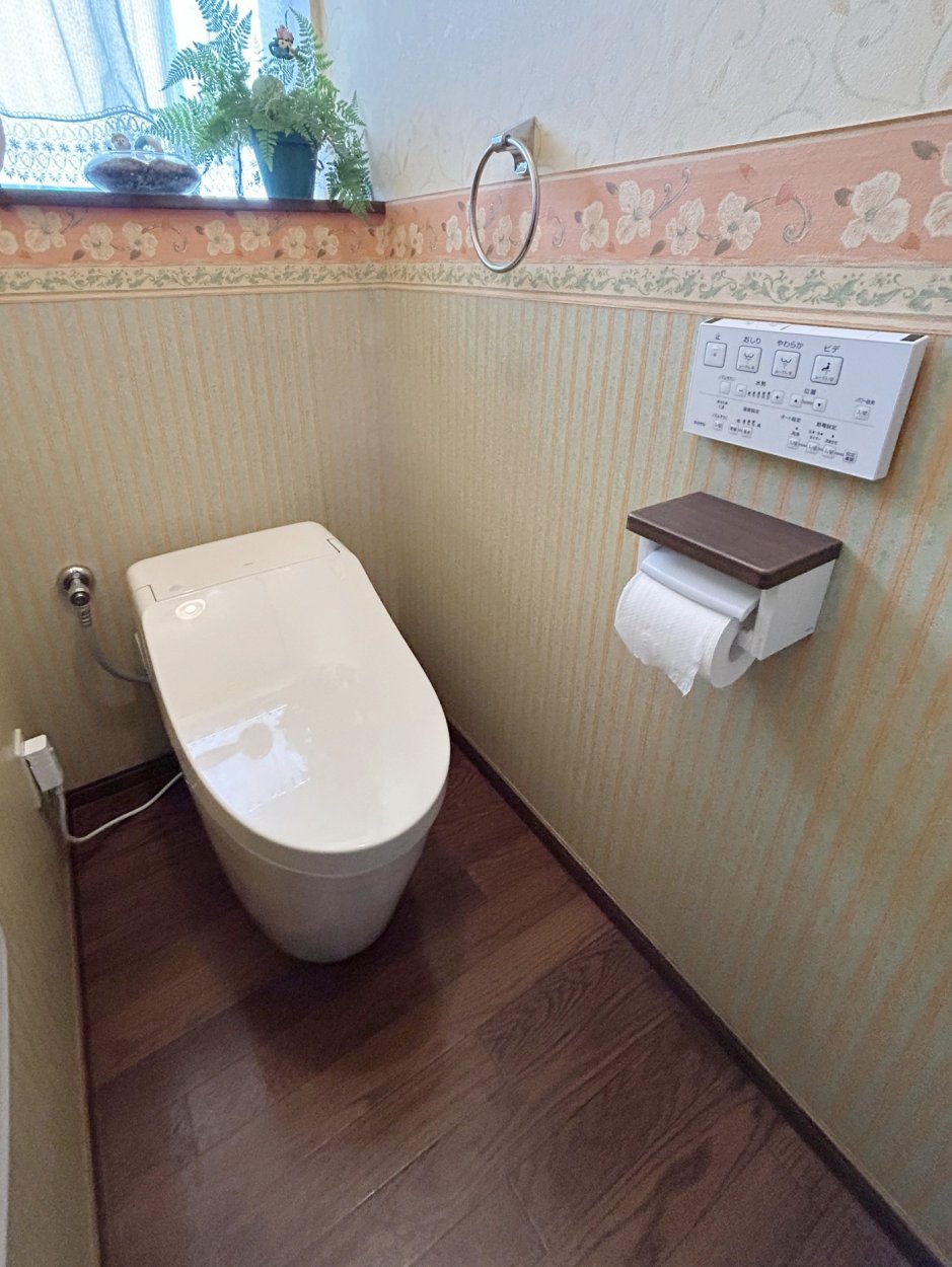新しくしたことでトイレ空間を広く感じるようになりました。